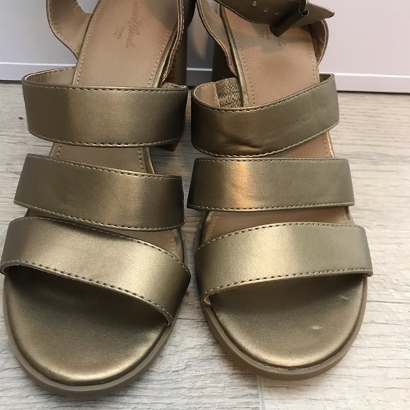 Chunky Heel Sandals - Picture 3 of 5